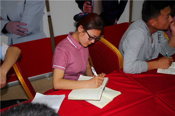 現場認真做作業的易視界伙伴們