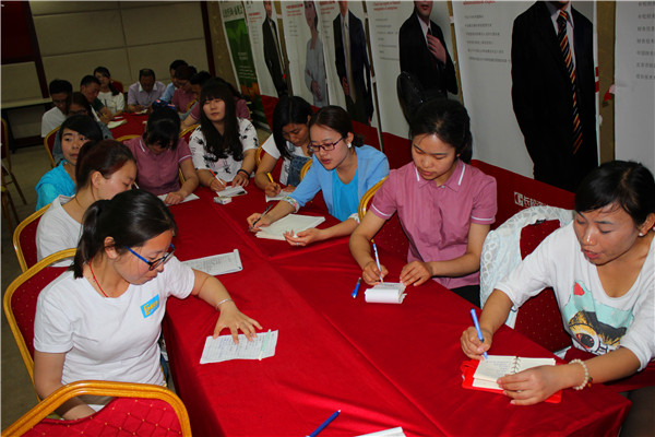 認真做筆記的易視界伙伴們