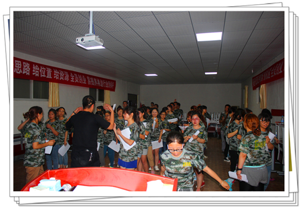 深夜了,還在認真寫作業的易視界伙伴們