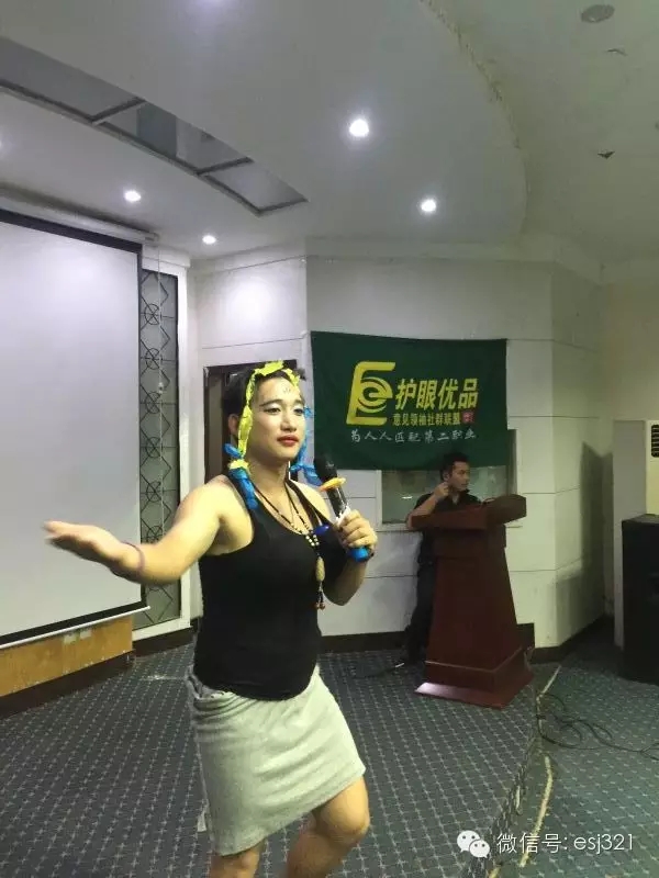 女扮男裝，不像？No、no、no我們很霸氣！