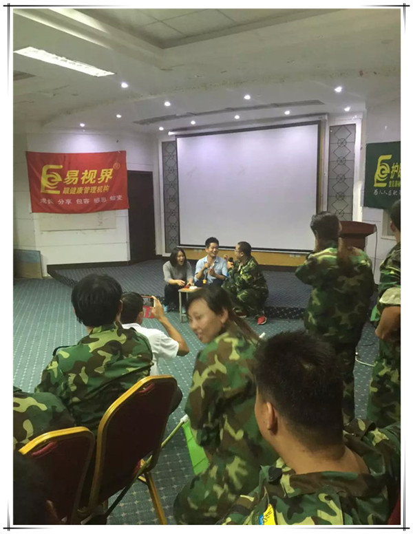 易視界伙伴們在表演精彩的節目