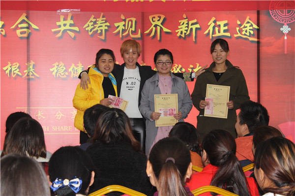 易視界實業十月表現優異的小伙伴