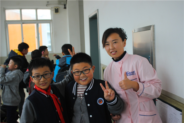 易視界眼健康機構走進鄭東實驗小學