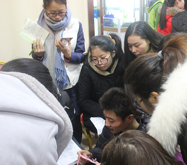 易視界伙伴們認真學習中