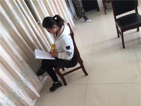 易視界精英認真學習中