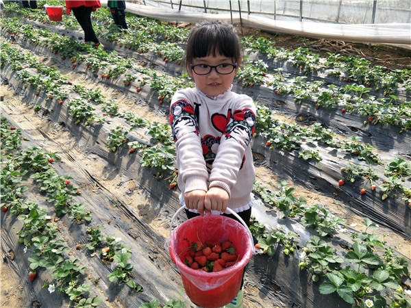 易視界小客戶開心的展示自己的勞動成果