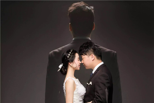 易視界家人結伴現場為新人送去祝福