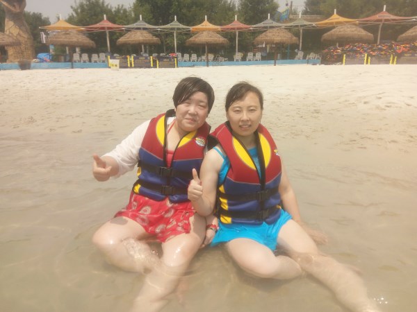 易視界6月表現優秀的小伙伴們在奧帕拉拉游玩