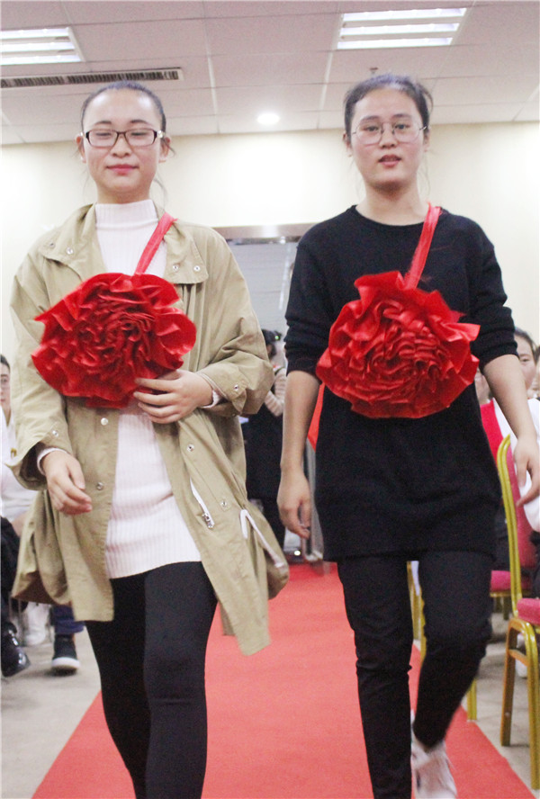 紅地毯走秀來(lái)一波