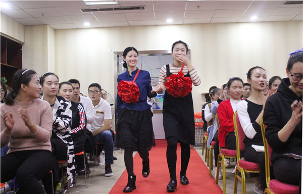 紅地毯走秀來(lái)一波