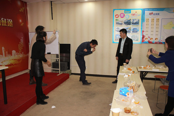 歡樂節目上演中