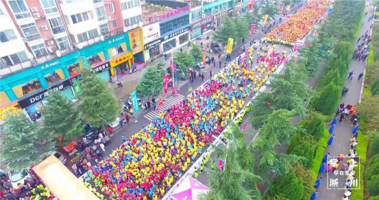 2019首屆淅川國際半程馬拉松激情開跑，易視界石斛手機眼貼榮耀冠名贊助