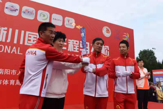 2019首屆淅川國際半程馬拉松激情開跑，易視界石斛手機眼貼榮耀冠名贊助