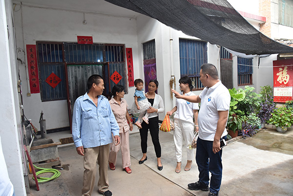 時光總是短暫的,依依不舍的送別時刻