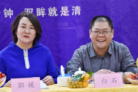 河南經(jīng)貿(mào)院校知名蒞臨鄭州易視界實業(yè)參觀指導 圖三