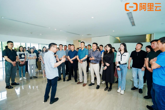 易視界創始人游學阿里巴巴 樹立頂尖行業目標