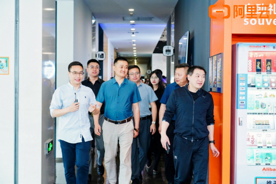 易視界創始人游學阿里巴巴 樹立頂尖行業目標