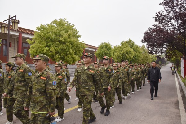 易視界精英們向著訓練場出發