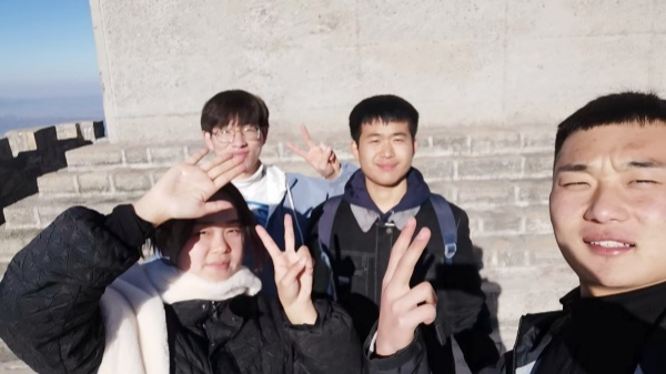 易視界精英轎頂山游玩中