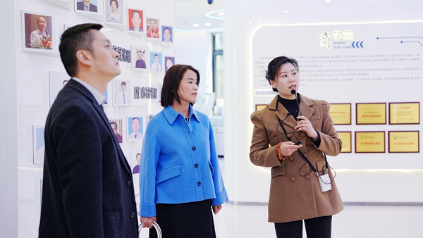 經貿職業學院校領導們蒞臨易視界訪談