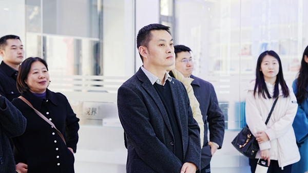 經貿職業學院校領導們蒞臨易視界訪談