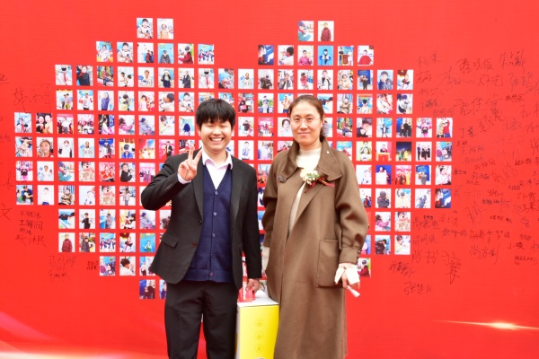 易視界客戶答謝會簽到墻合影留念