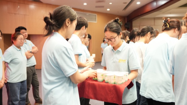 易視界拜師儀式進行中