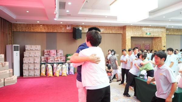 易視界2025年8月嘉獎會暨9月啟動大會精彩圖集