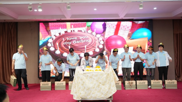 易視界2025年8月嘉獎會暨9月啟動大會精彩圖集