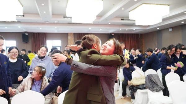 易視界2025年10月嘉獎會暨11月啟動大會精彩瞬間